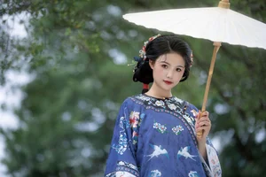 Timeless Elegance: Xin Xin in YiTuYu Art Language Vol.8883 - image 28
