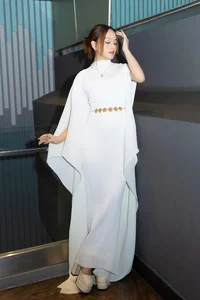 Vietnamese Actress Lan Phuong Radiates Beauty During Second Pregnancy - image 7