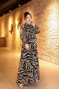 Vietnamese Actress Lan Phuong Radiates Beauty During Second Pregnancy - image 4