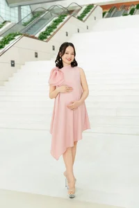 Vietnamese Actress Lan Phuong Radiates Beauty During Second Pregnancy - image 5