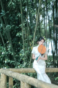 Captivating Aesthetic Photography in YiTuYu Art Language Vol.9886 Featuring Zhong Ting Er - image 0