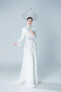 Timeless Elegance: Runner-up Phuong Nhi Celebrates Vietnamese Heritage in Graceful Ao Dai - image 4