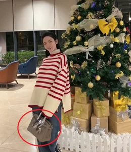 Why Quang Hai Girlfriend Carries the Same Designer Handbag Everywhere - image 3
