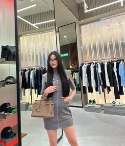 Why Quang Hai Girlfriend Carries the Same Designer Handbag Everywhere - image 5