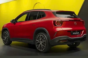 First Look: The Bold 2027 Mercedes-Benz GLA with EV and Hybrid Options - image 8