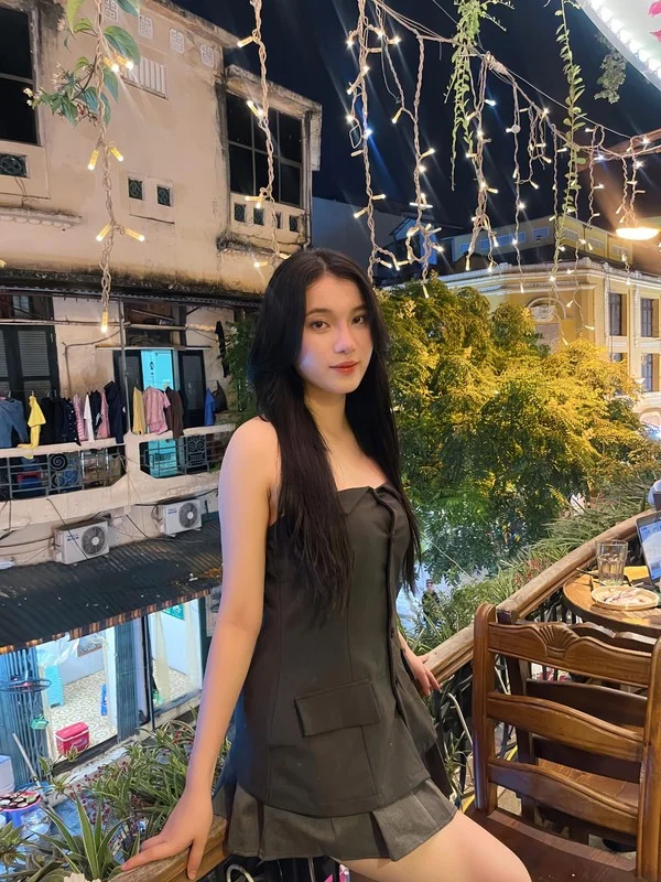 Viral Football Fan from Vietnam vs Iraq Match Melts Hearts with Sweet New Photos
