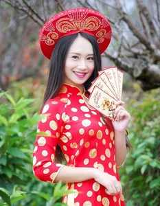 Stunning Spring Gallery: Beautiful Girls with Blooming Peach Blossoms - image 6