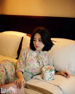 Yoon Seon Young: Discovering the Ethereal Beauty of the 'Fairy-Like' Icon - image 17