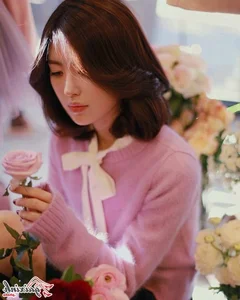 Yoon Seon Young: Discovering the Ethereal Beauty of the 'Fairy-Like' Icon - image 2