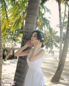 Yoon Seon Young: Discovering the Ethereal Beauty of the 'Fairy-Like' Icon - image 18