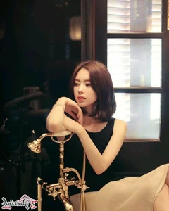 Yoon Seon Young: Discovering the Ethereal Beauty of the 'Fairy-Like' Icon - image 13