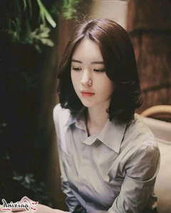 Yoon Seon Young: Discovering the Ethereal Beauty of the 'Fairy-Like' Icon - image 10