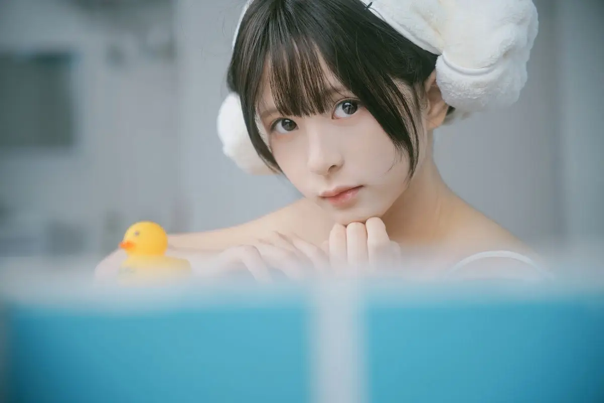 Discover Xiao Yu: Pure Beauty in YiTuYu Vol.8554 - Captivating Serene Moments.