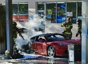 Ferrari F430 Supercar Catches Fire During Refueling Incident - image 0