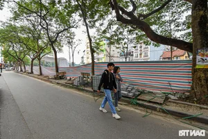 Hanoi Completes New Night Food Street on Truc Bach Lake Peninsula for Food Enthusiasts - image 10