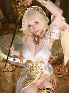 Experience Hane Ame's Aglaia from Honkai Star Rail: A Mesmerizing Cosplay Masterpiece! - image 11