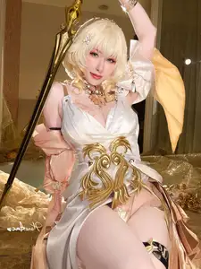 Experience Hane Ame's Aglaia from Honkai Star Rail: A Mesmerizing Cosplay Masterpiece! - image 13