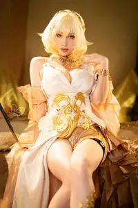 Experience Hane Ame's Aglaia from Honkai Star Rail: A Mesmerizing Cosplay Masterpiece! - image 3