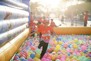 Kun Marathon Hai Phong: 1,500 Young Runners Brave the Track - image 6