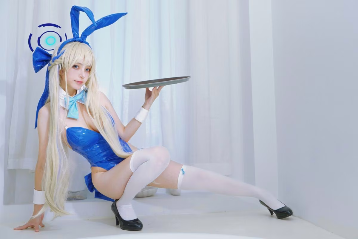 Coser Fa Cai A Xian embodies enchanting Time Bunny Girl in captivating photoshoot