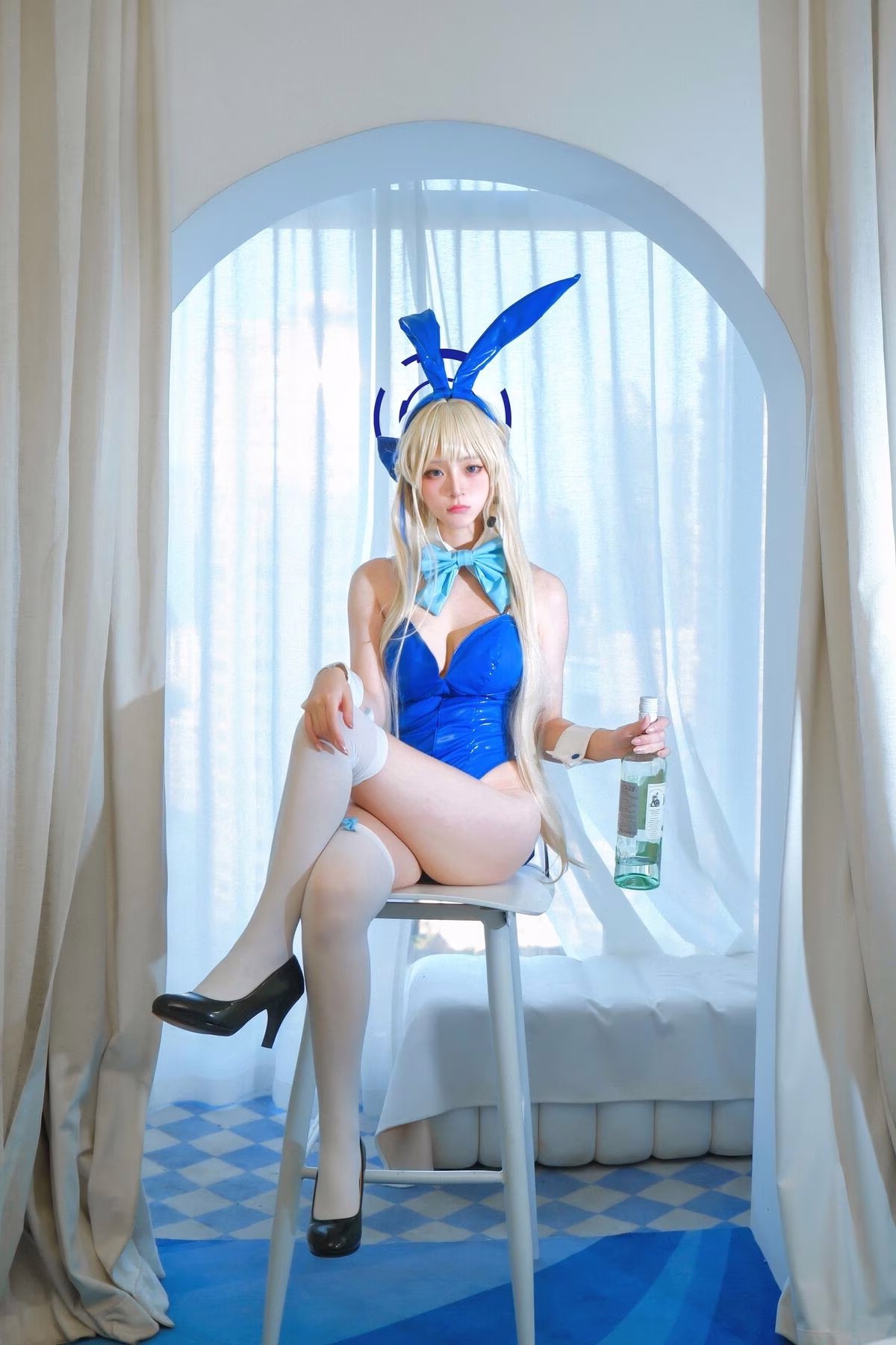 Coser Fa Cai A Xian embodies enchanting Time Bunny Girl in captivating photoshoot