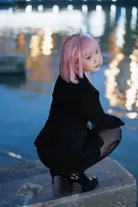 Coser Cien HamanOL: Captivating Pink-Haired Office Lady Cosplay by the City Lights - image 10