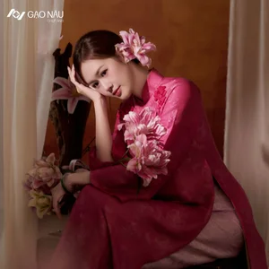 Timeless Grace: Elegant Vietnamese Ao Dai Style - image 3