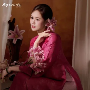 Timeless Grace: Elegant Vietnamese Ao Dai Style - image 2