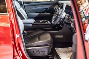 Closer Look: The Hyundai Tucson Hybrid Arrives in Vietnam with a Price Tag Over 1 Billion VND - image 7