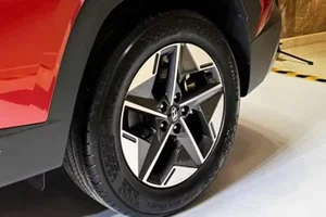 Closer Look: The Hyundai Tucson Hybrid Arrives in Vietnam with a Price Tag Over 1 Billion VND - image 10