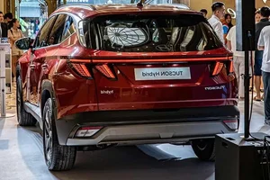 Closer Look: The Hyundai Tucson Hybrid Arrives in Vietnam with a Price Tag Over 1 Billion VND - image 9