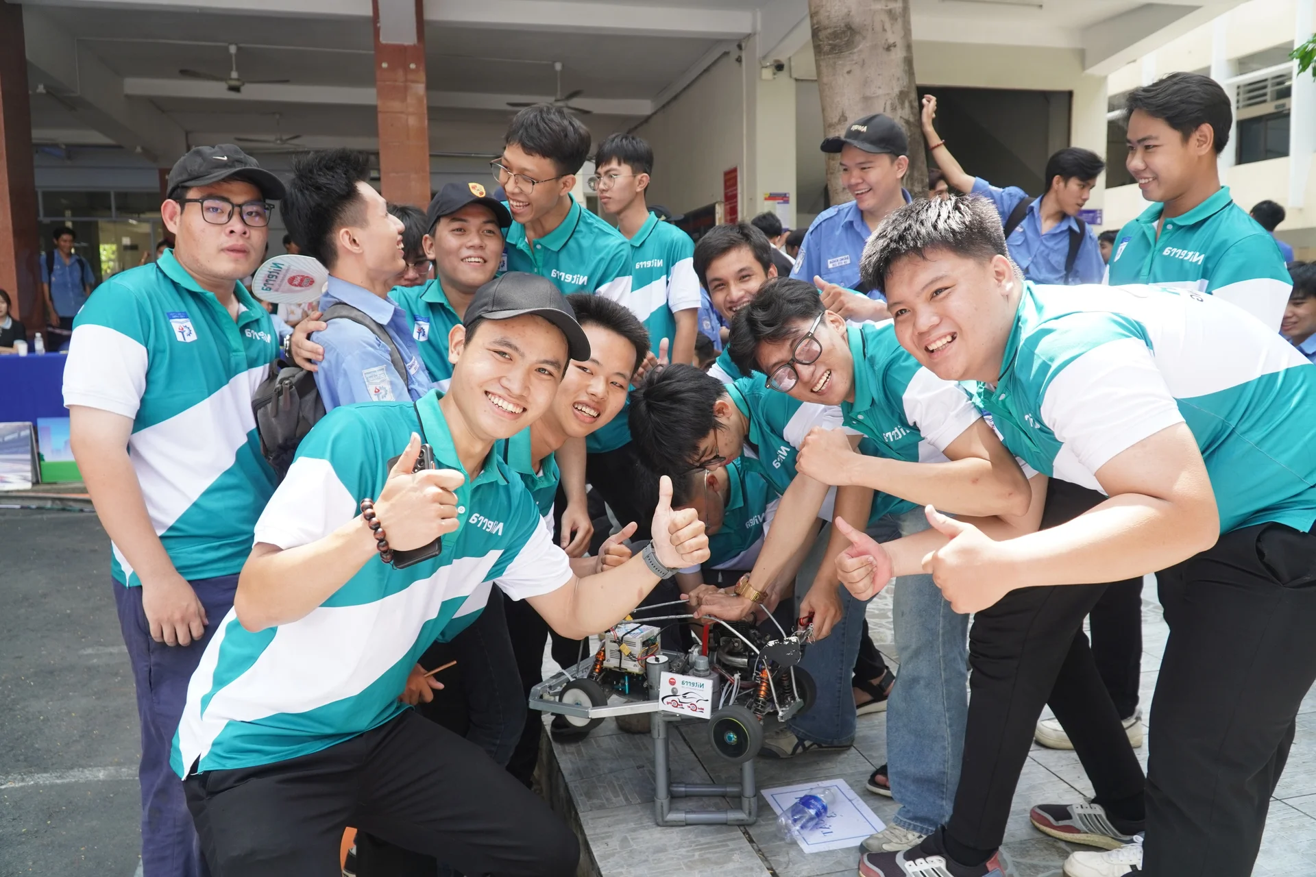 Innovation on Wheels: Vietnamese Students Showcase Hand-Built Supercar Replicas and Designs