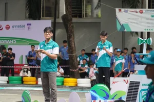 Innovation on Wheels: Vietnamese Students Showcase Hand-Built Supercar Replicas and Designs - image 2