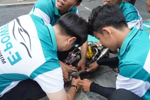 Innovation on Wheels: Vietnamese Students Showcase Hand-Built Supercar Replicas and Designs - image 3