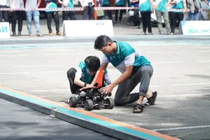 Innovation on Wheels: Vietnamese Students Showcase Hand-Built Supercar Replicas and Designs - image 6