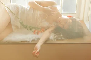 Ting Showcases Grace in YiTuYu Art Language Vol.6658 Gallery - image 1