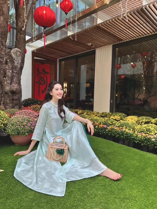 Đặng Thu Thảo: The Epitome of High Society Grace and Elegance