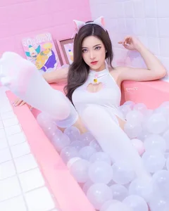 Stunning Thai Car Model Transforms into Seductive Cat Girl in New Photo Gallery - image 1