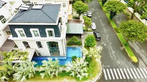 Inside the Luxurious Life of Singer Bao Thy and Her Wealthy Husband - image 1
