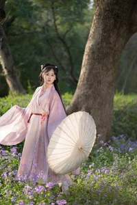YiTuYu Art Language Vol.5882 Featuring Jiao Yi Zhi Sui Sui Photo Collection - image 1