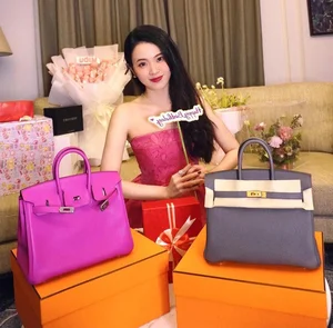 Bold and Seductive Style of Toc Tien, Diep Lam Anh and Famous Year of the Snake Stars - image 3