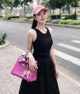 Bold and Seductive Style of Toc Tien, Diep Lam Anh and Famous Year of the Snake Stars - image 8