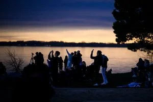 Breathtaking Photos: The Once-in-a-Century Total Solar Eclipse in North America - image 4