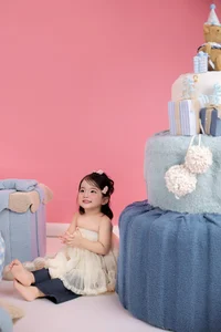 Lisa Daughter of Khanh Thi and Phan Hien Stuns with Living Doll Visuals - image 9