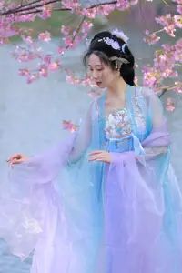 Hua Zhuang Shi Tian: Ethereal Beauty in Hanfu Amidst Cherry Blossoms, YiTuYu Vol.8837 - image 18