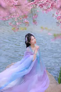 Hua Zhuang Shi Tian: Ethereal Beauty in Hanfu Amidst Cherry Blossoms, YiTuYu Vol.8837 - image 0