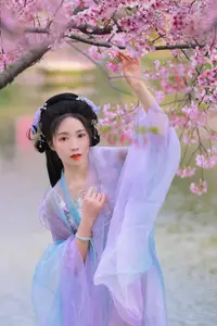 Hua Zhuang Shi Tian: Ethereal Beauty in Hanfu Amidst Cherry Blossoms, YiTuYu Vol.8837 - image 19
