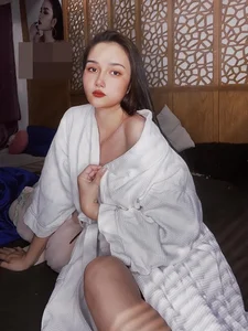 Huynh Nhu’s Glamorous Lifestyle: A Closer Look at Her Stunning Style and Luxury Villa Gift - image 1