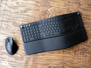 Razer Pro Type Ergo and Pro Click V2 Review: Elevating Office Productivity with Ergonomic Excellence - image 14