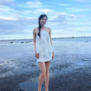 Off the Court: The Volleyball Beauty Who Is Turning Heads with Her Stunning Style - image 6